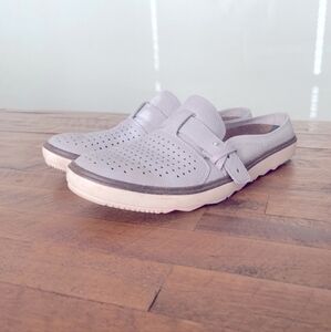 Merrell Around Town Slip-on Size 8 EUC